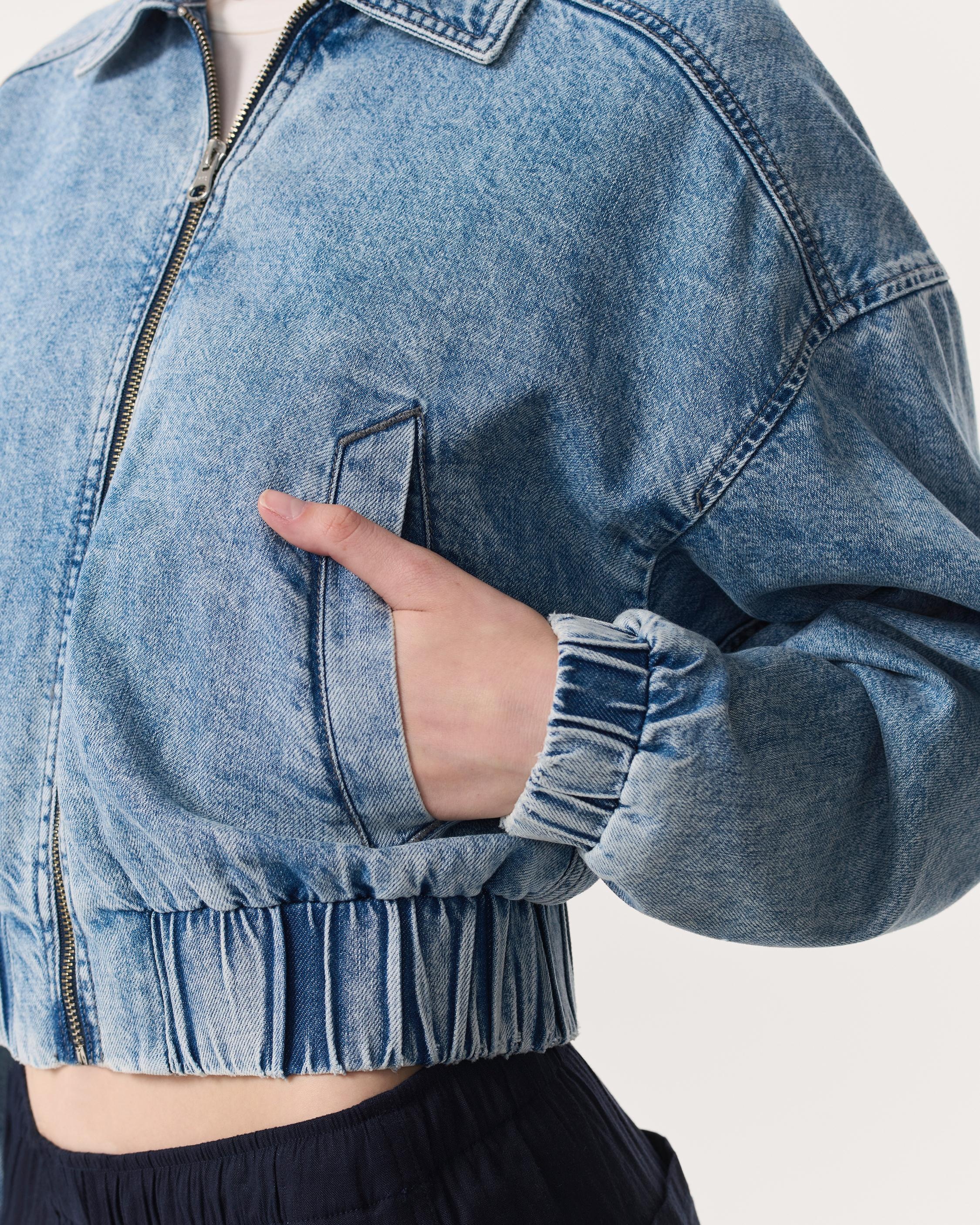 Featherweight Lara Denim Jacket
Featherweight Denim - 5