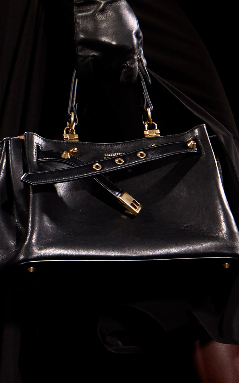 Small Fan Leather Carryall Bag 3