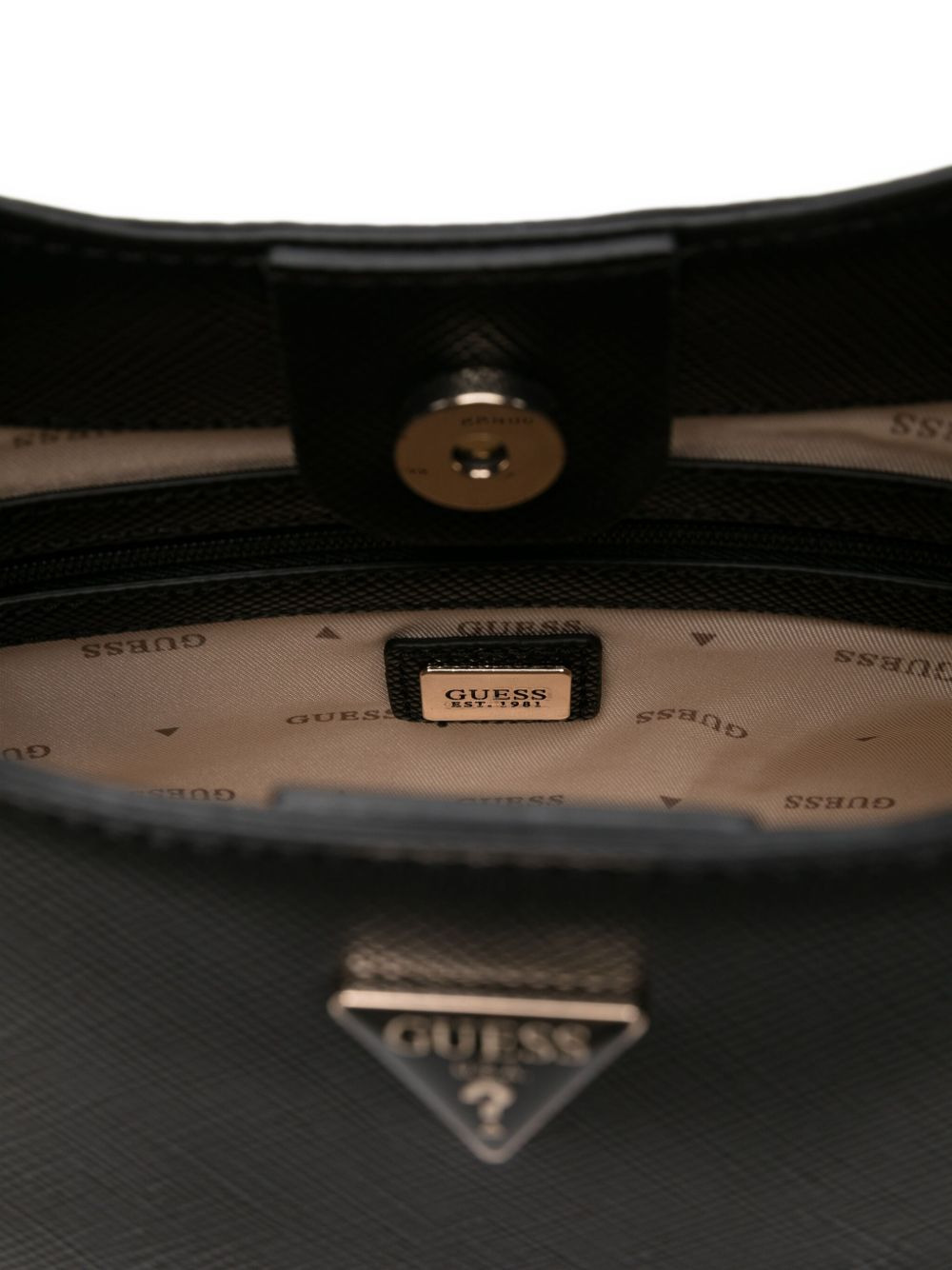 textured-leather shoulder bag - 4