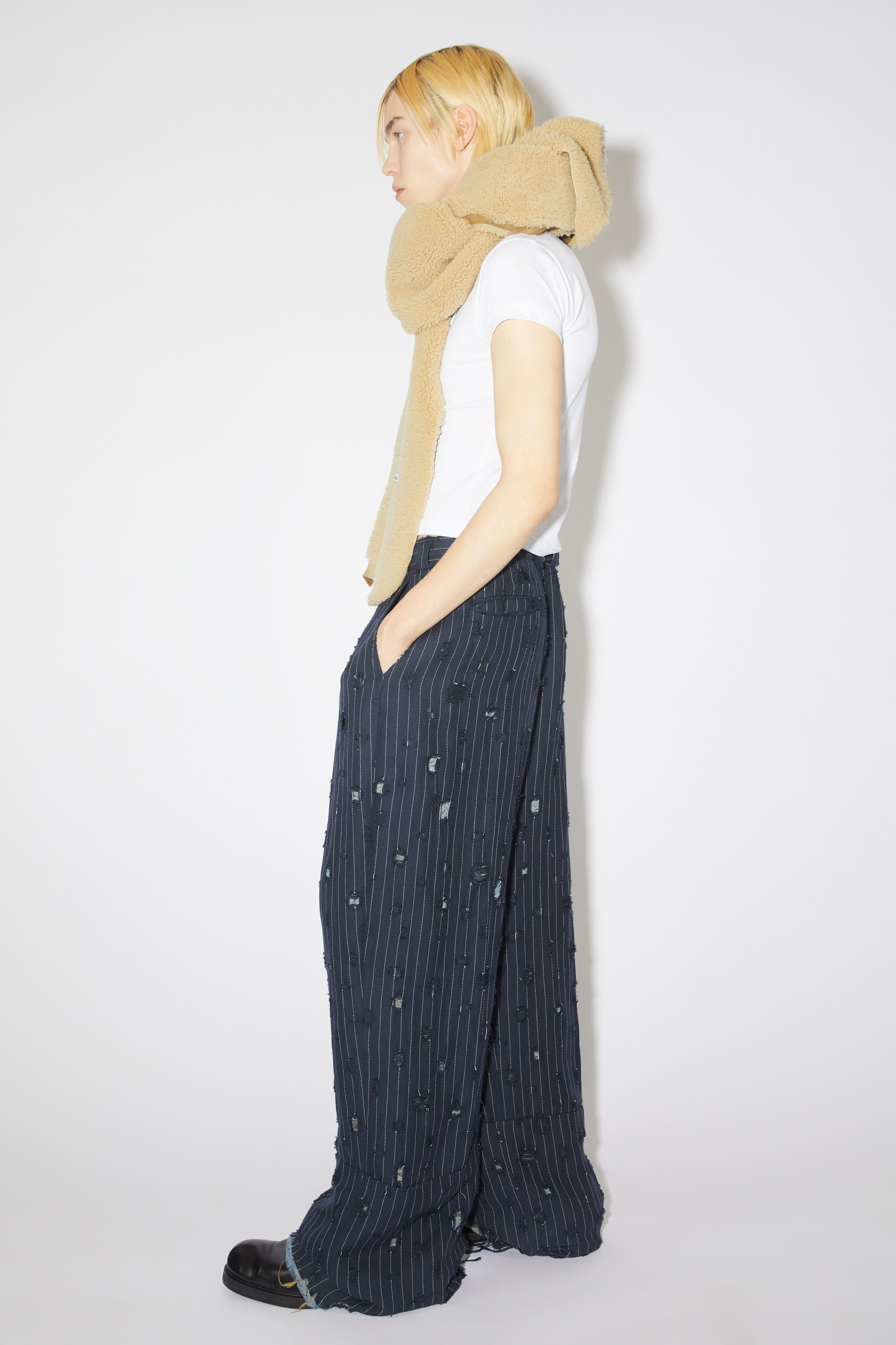 Distressed tailored trousers - Navy - 4