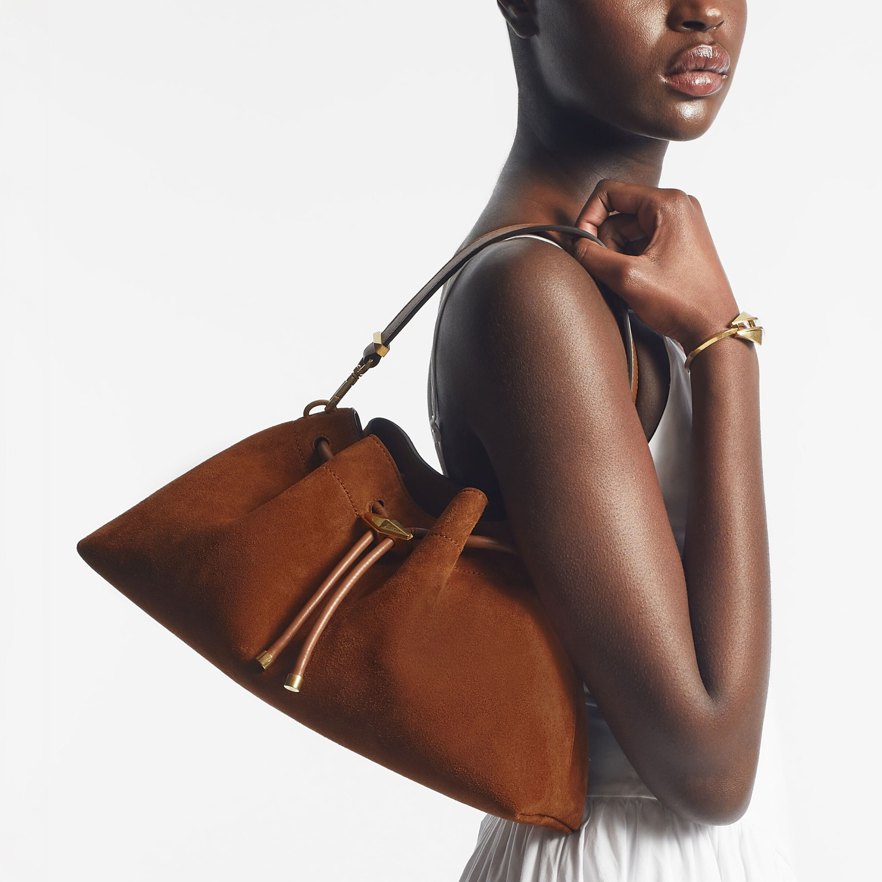 Cinch M
Tan Suede Bag - 2