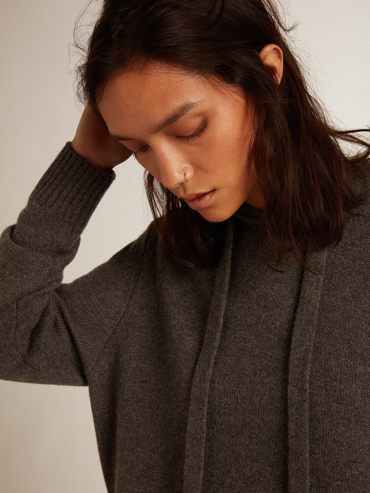 Women’s gray cashmere blend sweatshirt with hood - 2