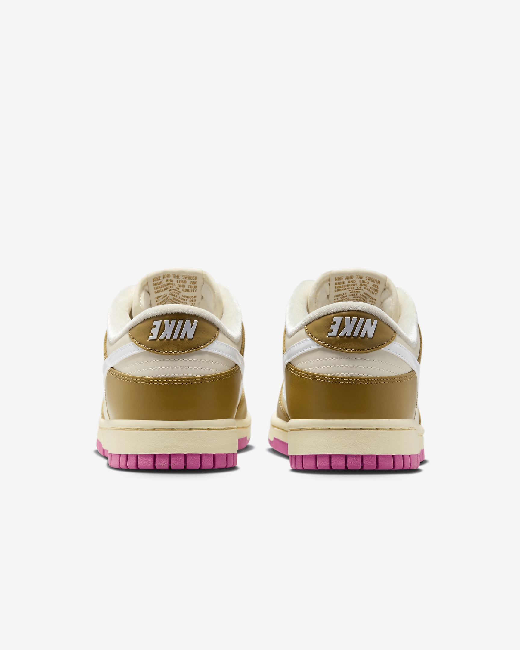 Nike Women's Dunk Low SE Shoes - 7