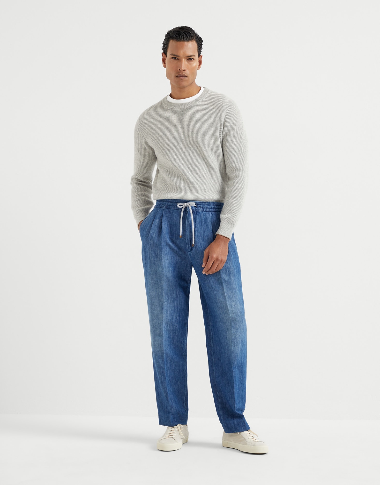Cotton and linen denim leisure fit trousers with drawstring and double pleats - 4