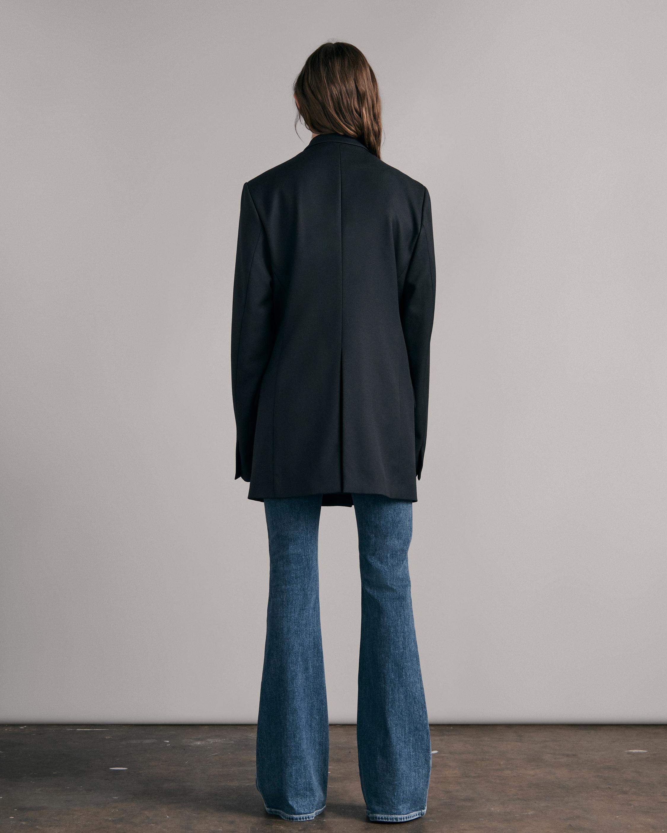 Simmons Twill Blazer
Oversized Fit Blazer - 5