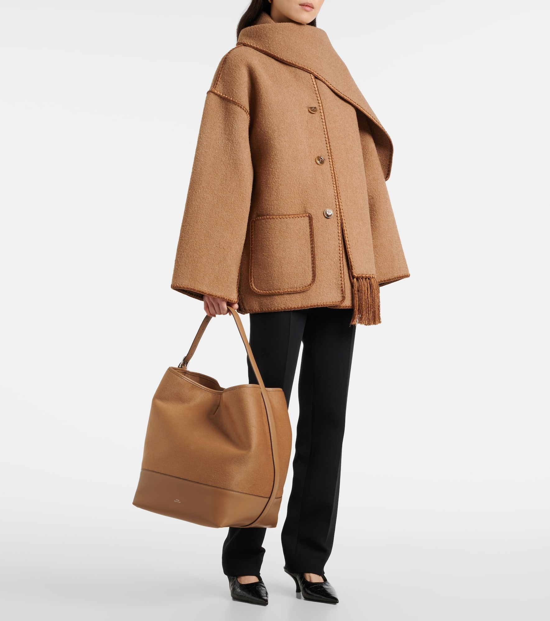 Belted leather-trimmed wool tote bag - 5