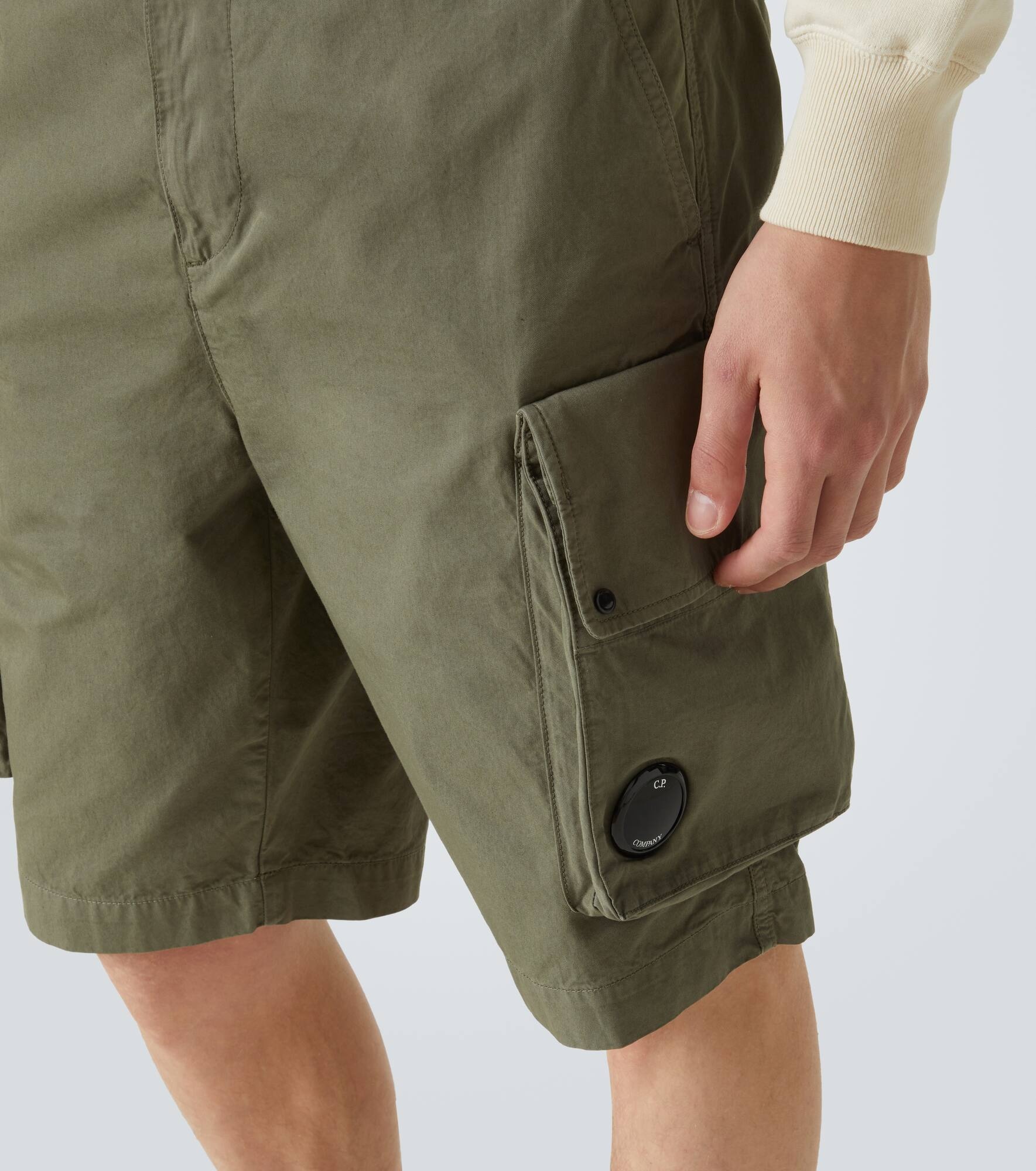 Cotton gabardine cargo shorts - 5