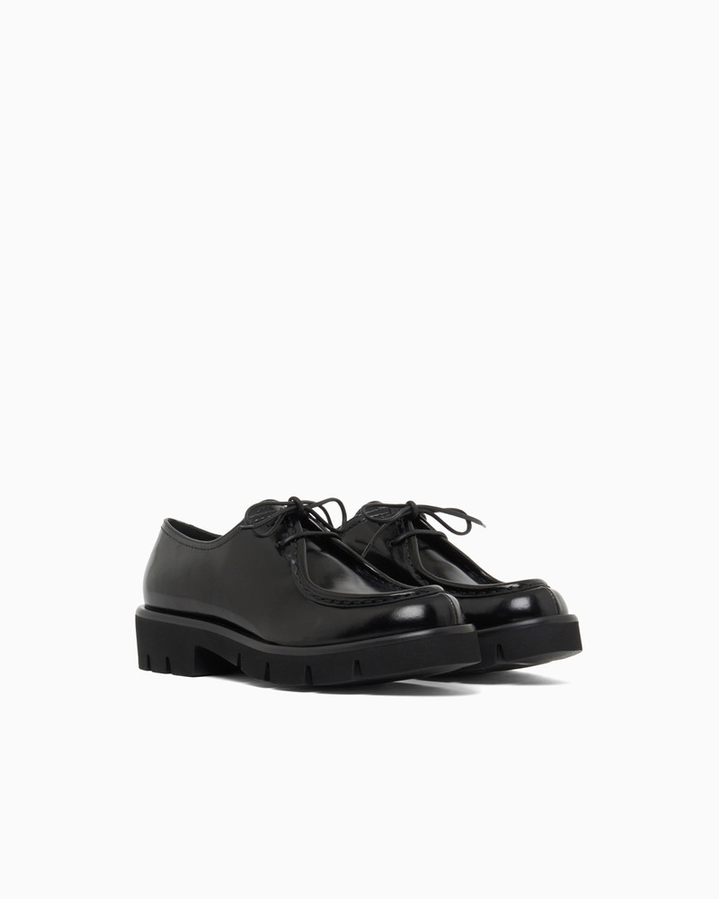 WALLABEE LACE-UPS IN SHINY POLISHED LEATHER 2