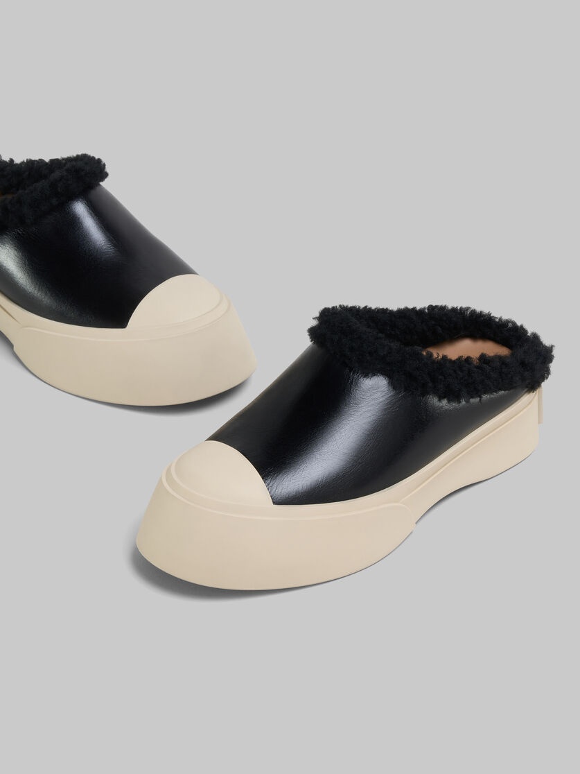 BLACK LEATHER AND SHEARLING PABLO SABOT - 5