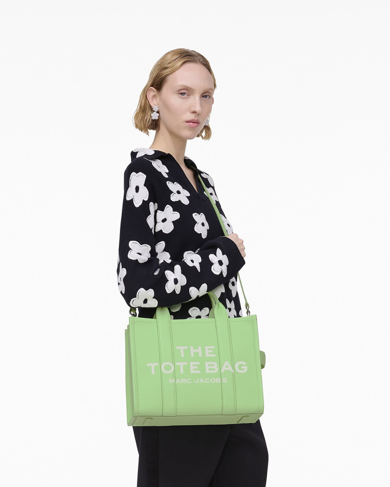 Marc Jacobs THE LEATHER MEDIUM TOTE BAG outlook