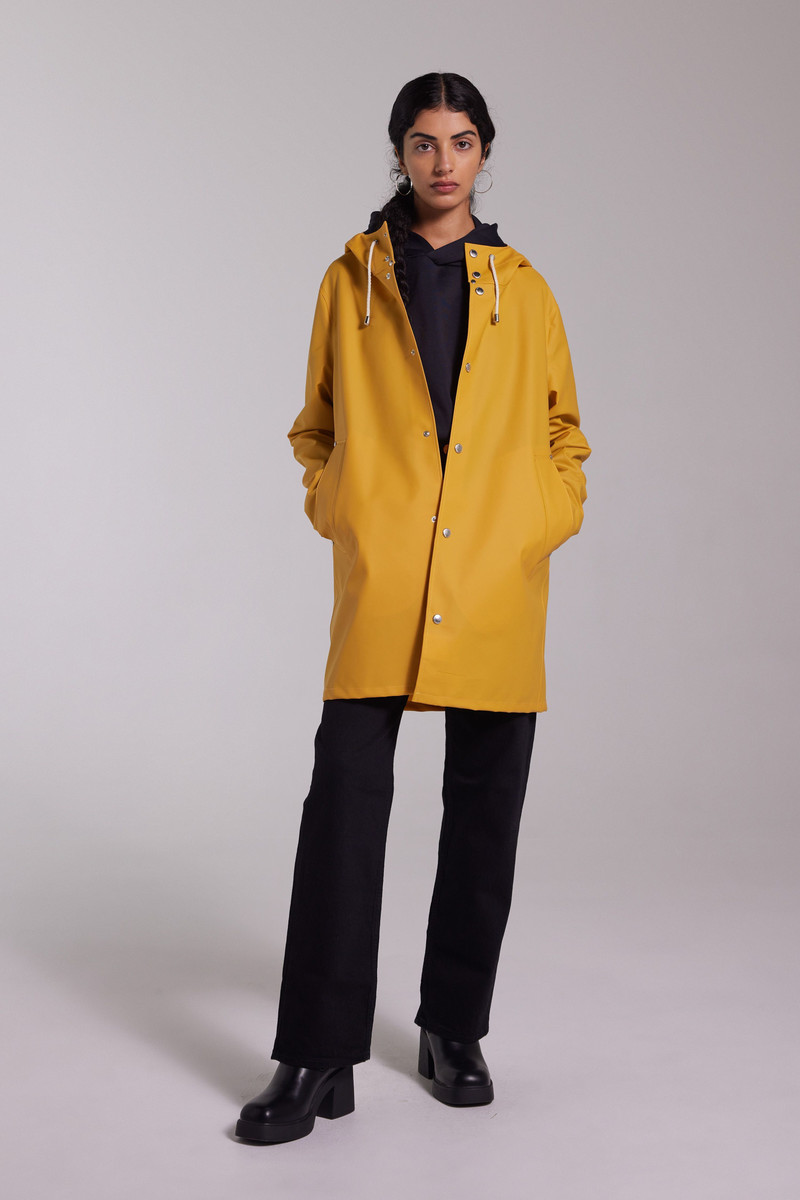 Stutterheim Stockholm Lightweight Raincoat Warm Honey outlook