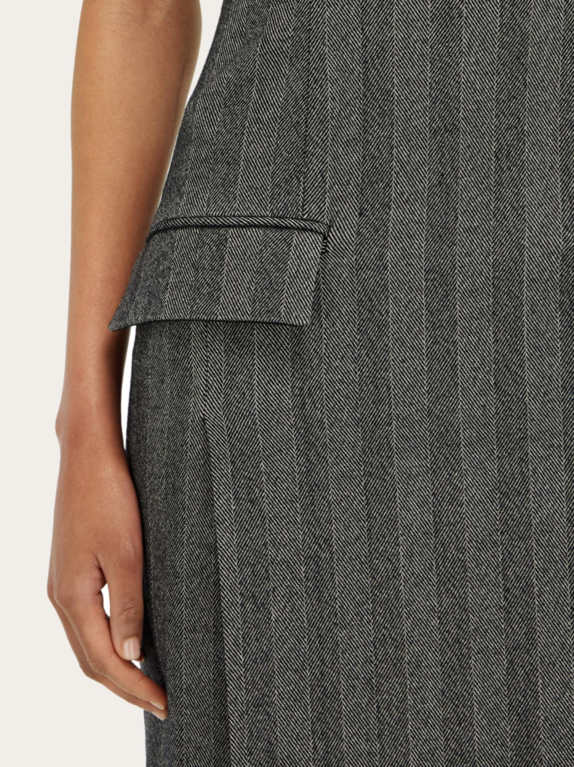 Sleeveless dress - 5