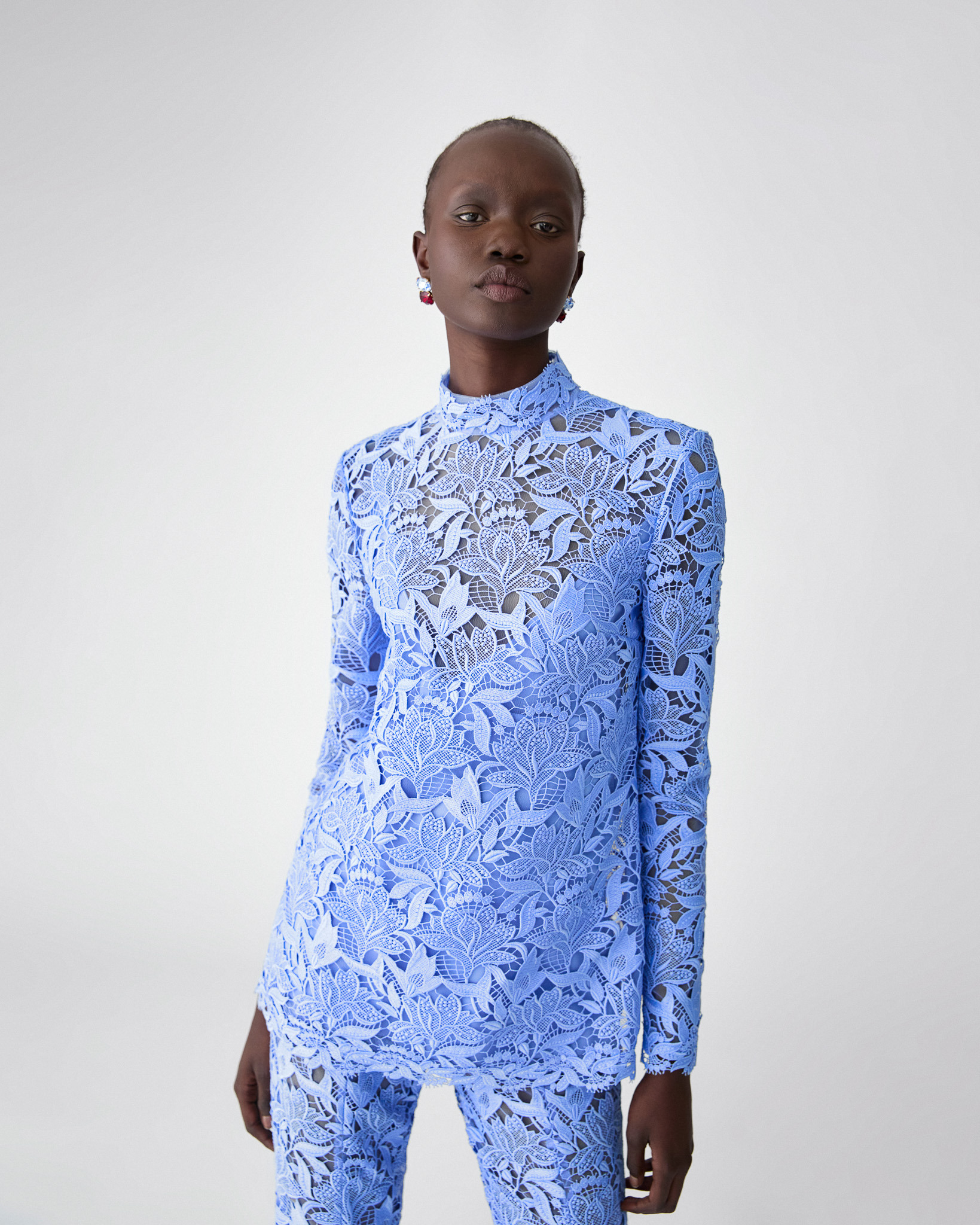 Tulip-Embroidered Lace Top - 2