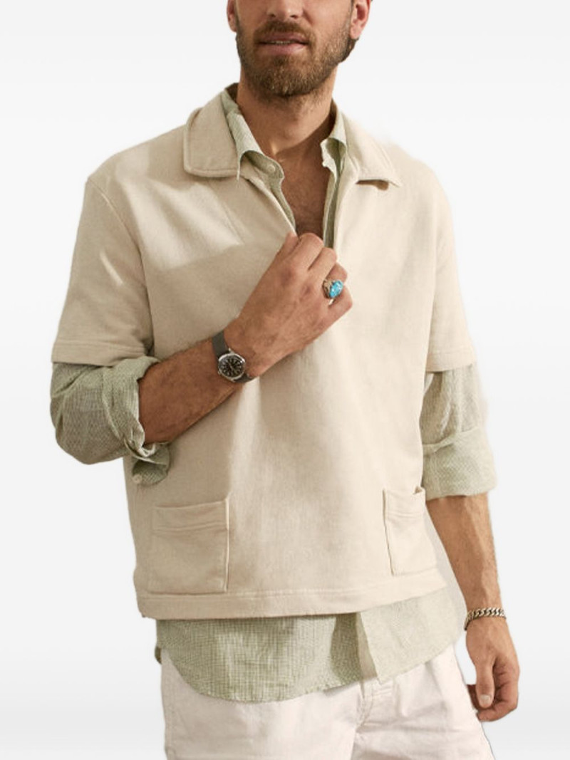 Grand V-neck pocket T-shirt 4