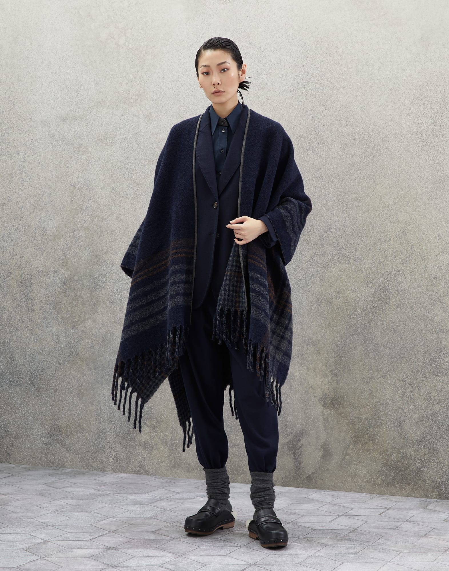 Striped shawl in alpaca with precious trim - 5