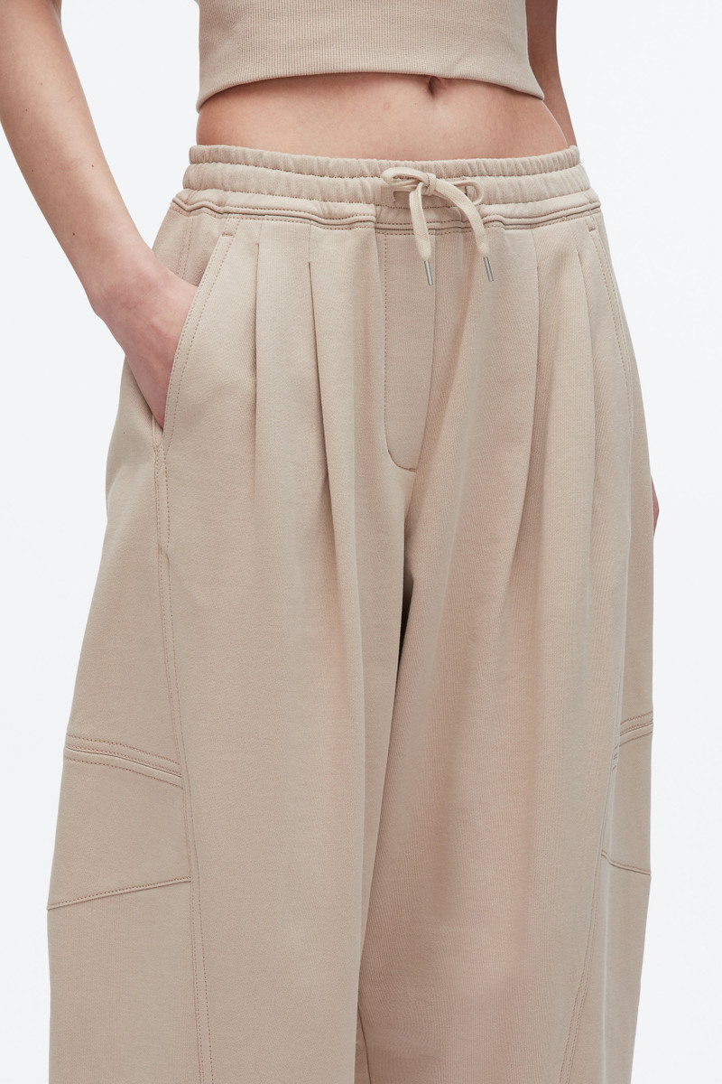 Curved Leg Cropped Sweatpant 6