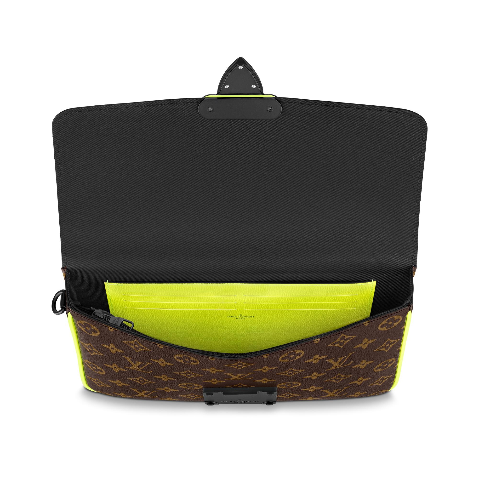 S Lock A4 Pouch 4