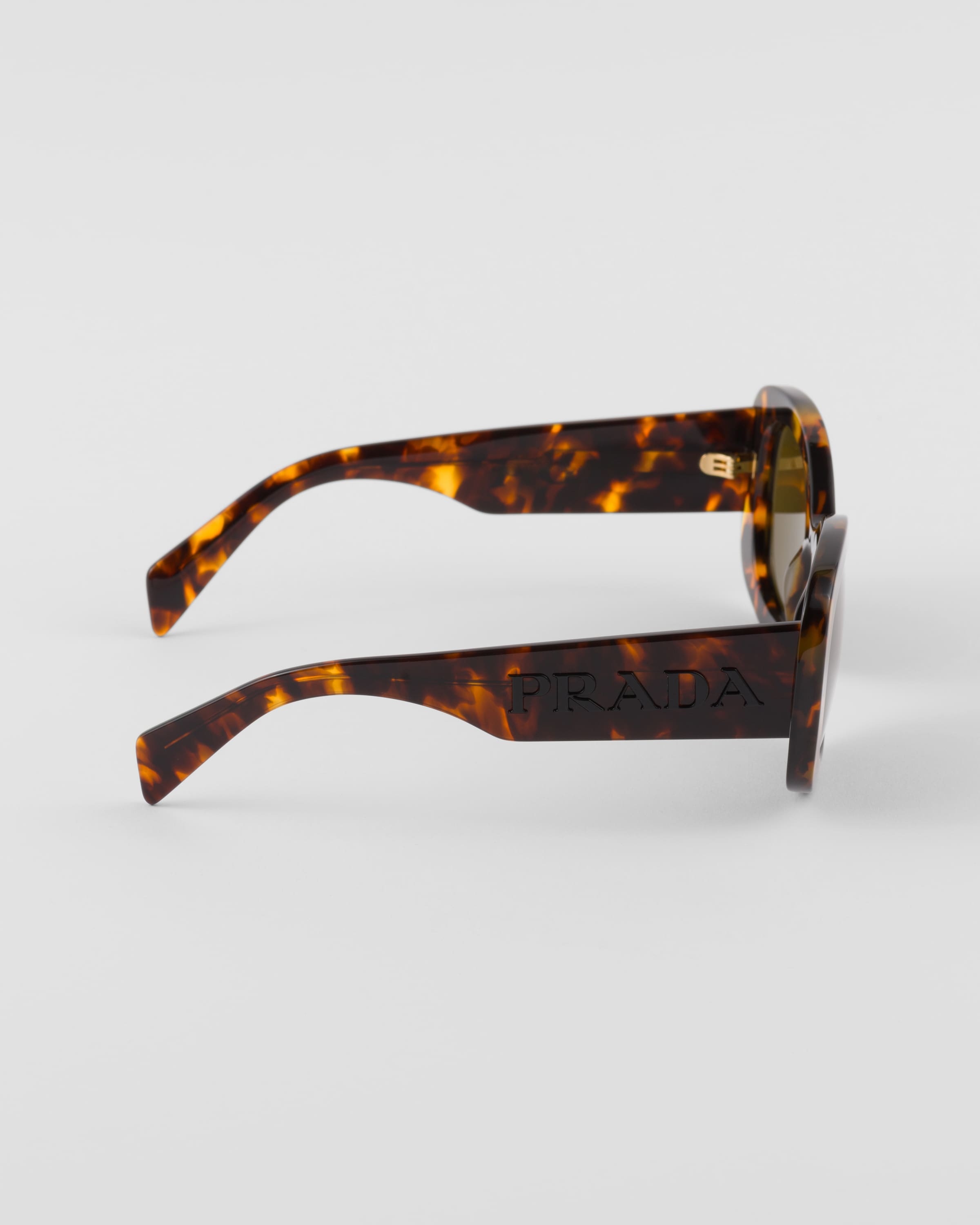 Sunglasses with the Prada logo - 4