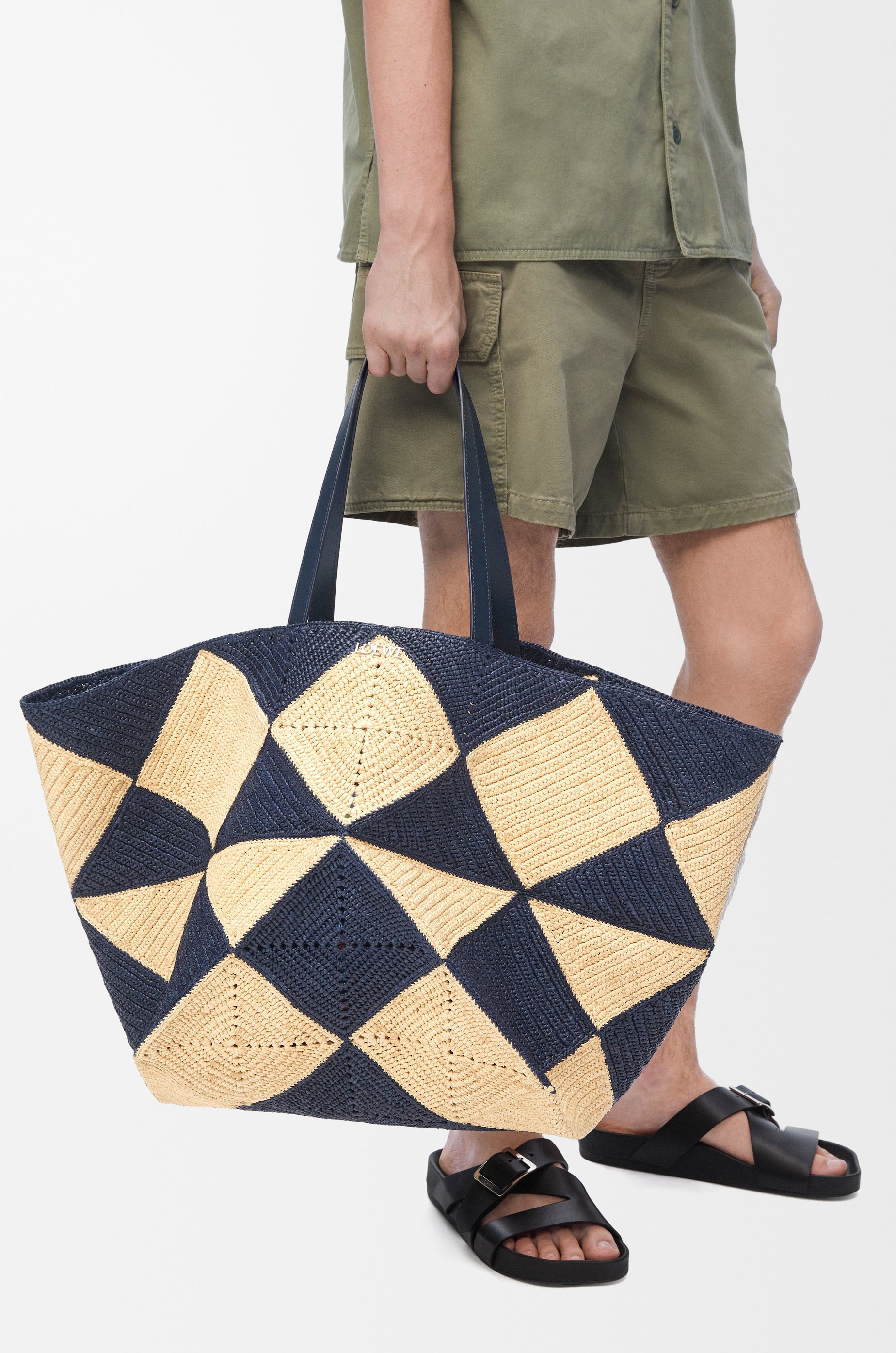 XXL Puzzle Fold tote in raffia - 2