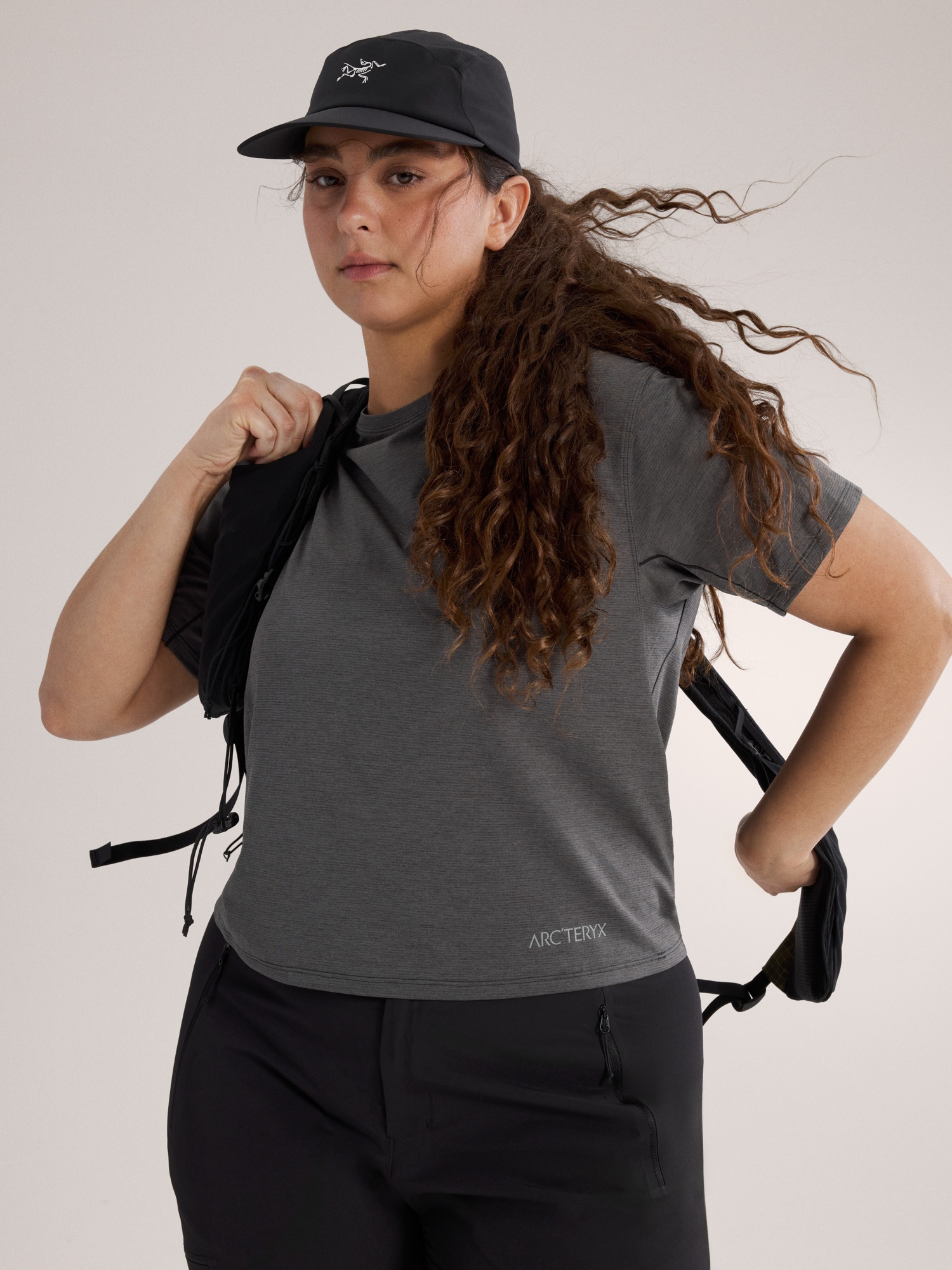 Taema Crop Logo T-Shirt - 3