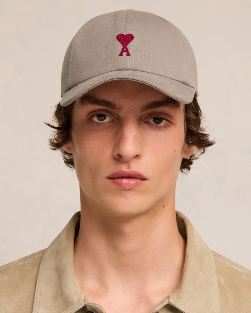 AMI Paris RED AMI DE COEUR EMBROIDERY CAP outlook