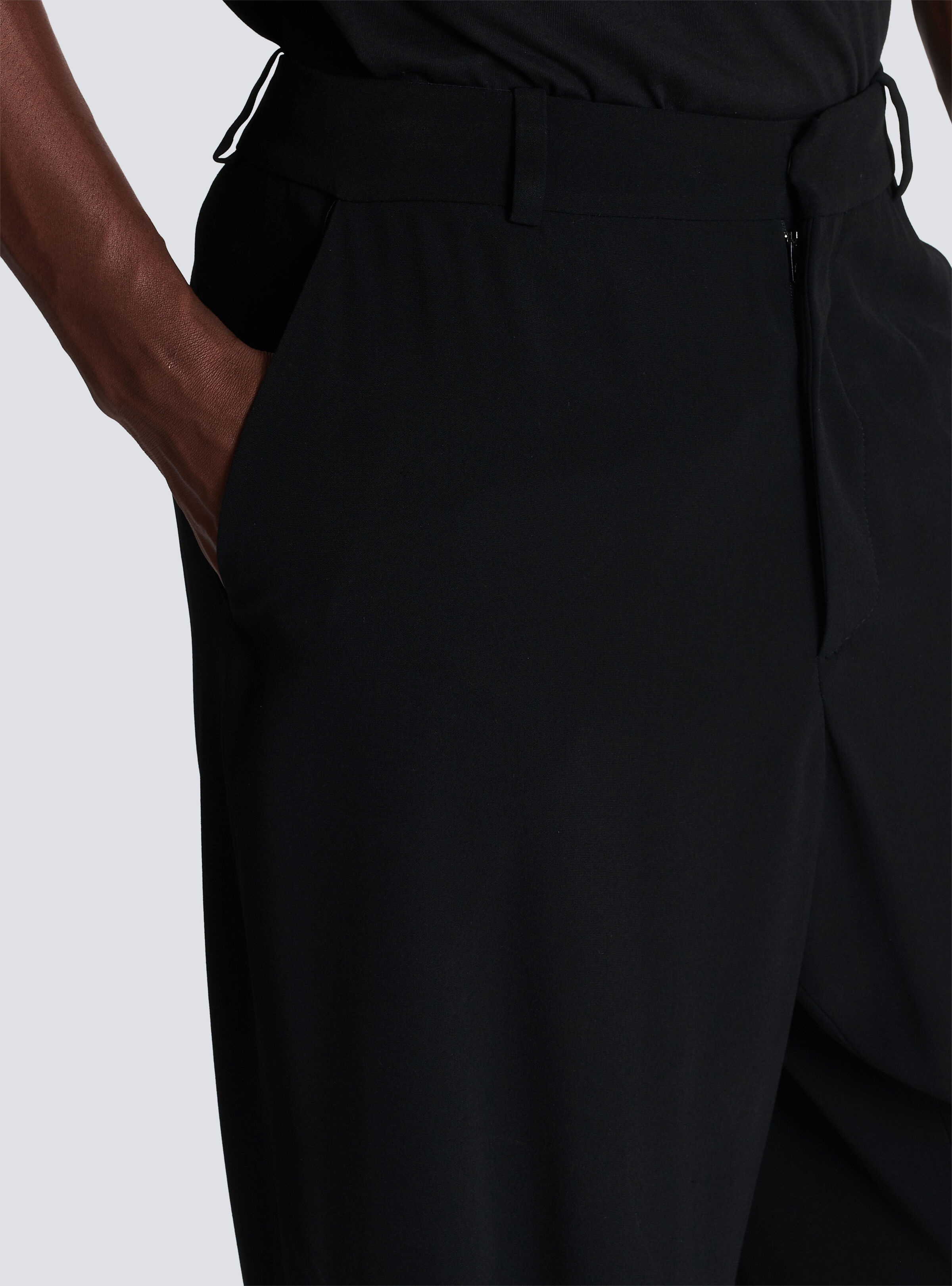 Casual crepe trousers - 6