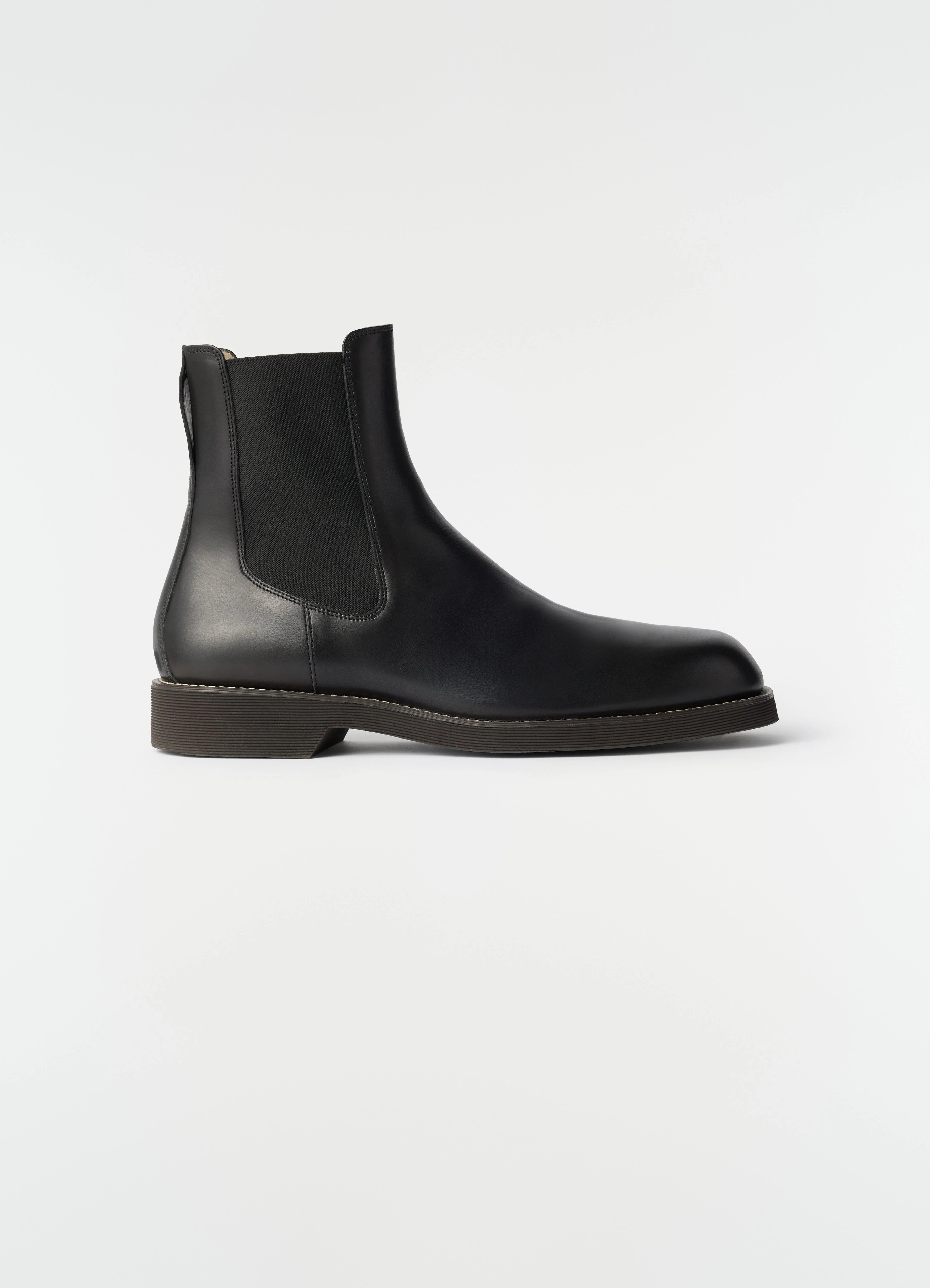 CHELSEA ANKLE BOOTS IN SHINY VEGETABLE-TANNED LEATHER - 1