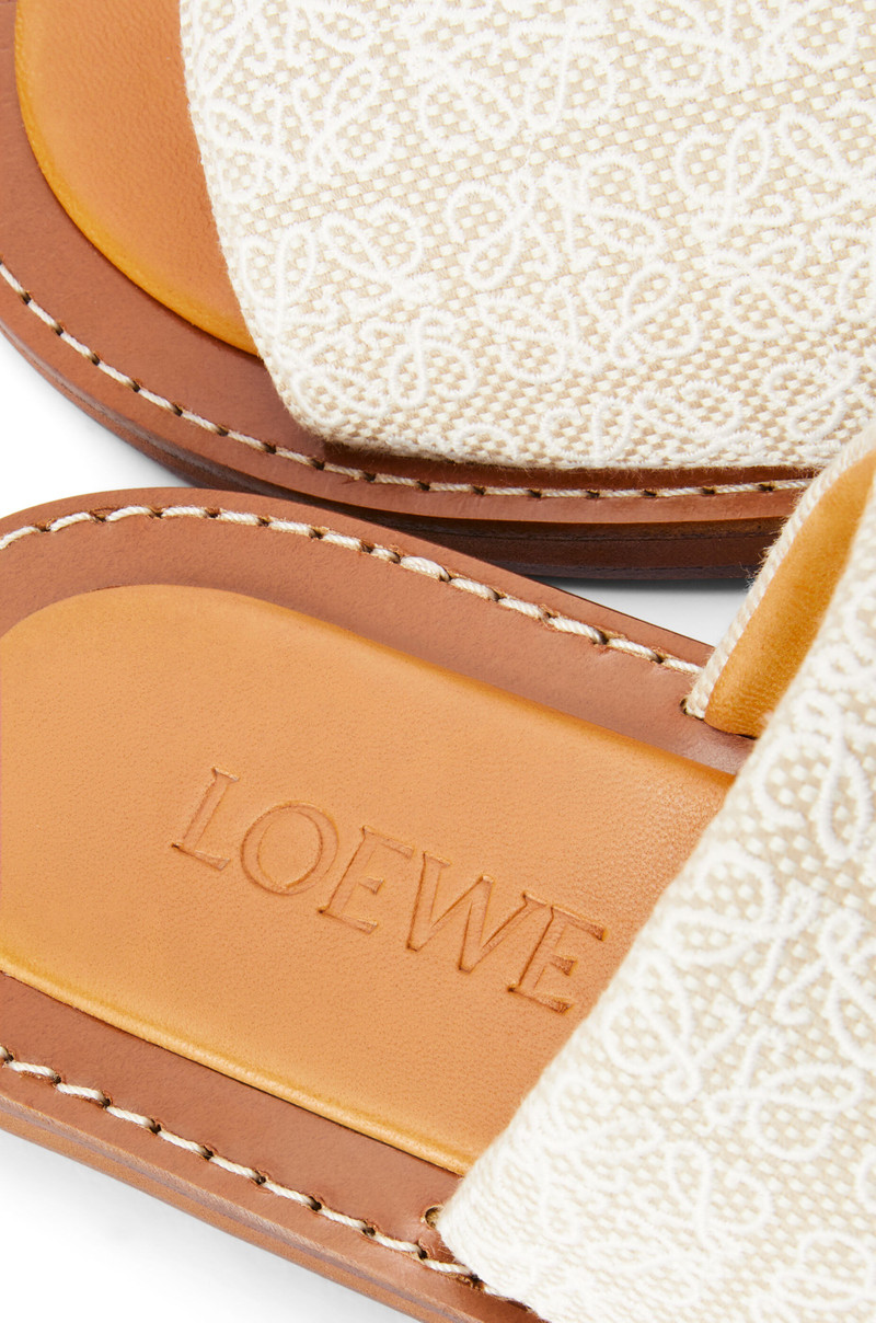 Slide in Anagram jacquard and calfskin 4