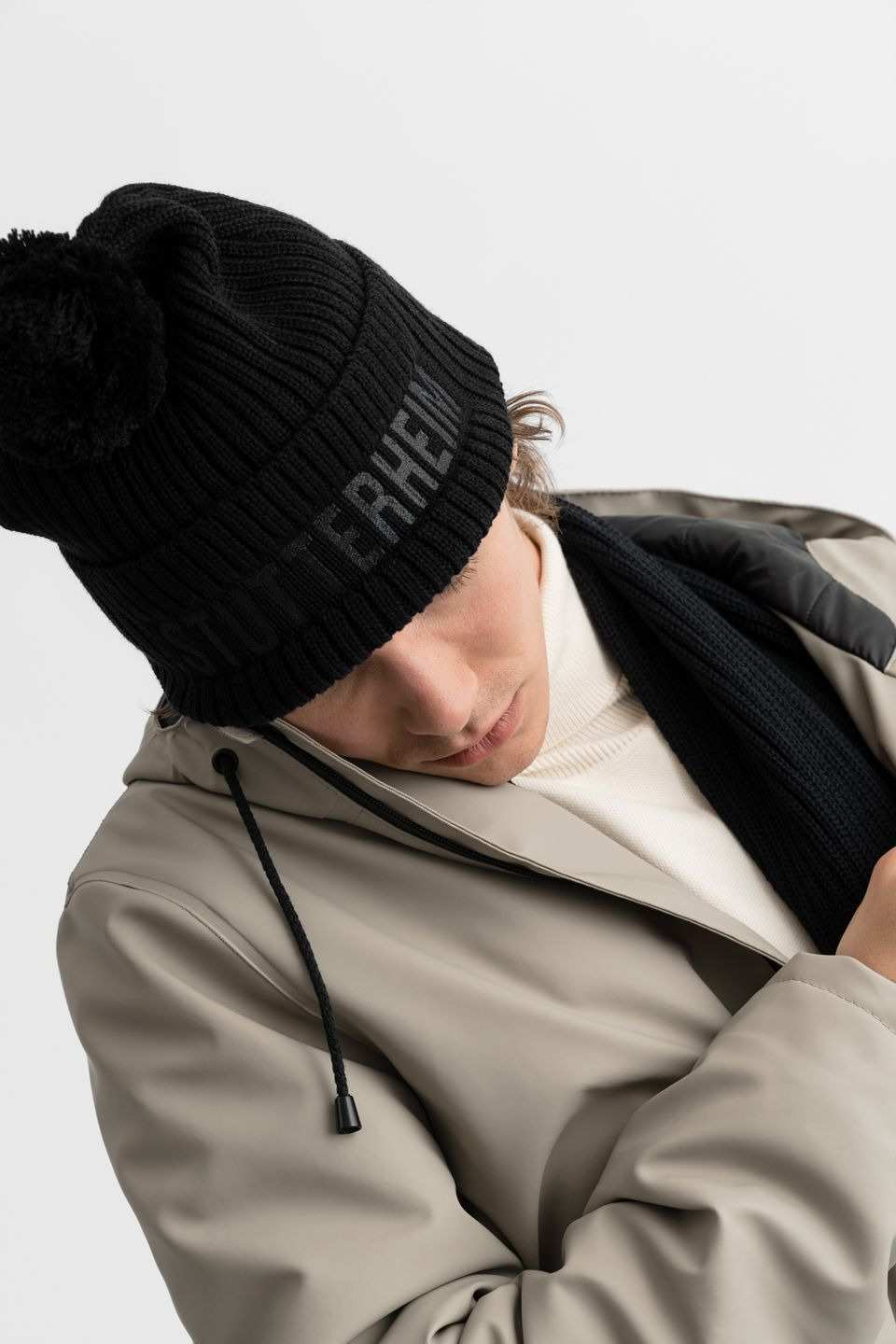 April Beanie Black - 8