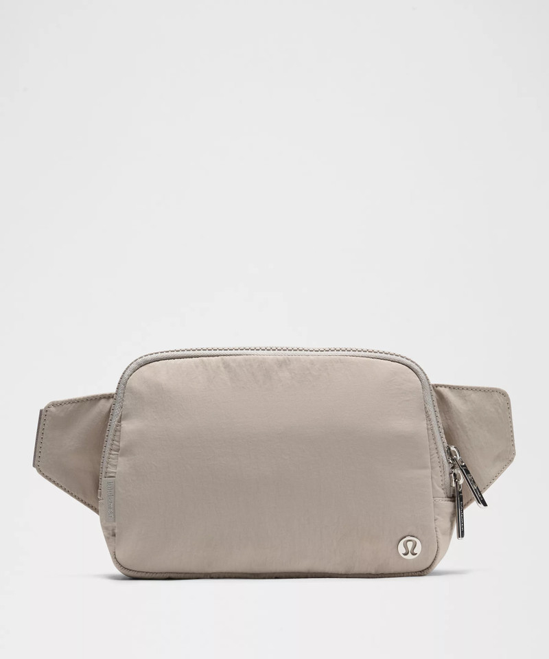 Everywhere Belt Bag Large with Long Strap 2L 1