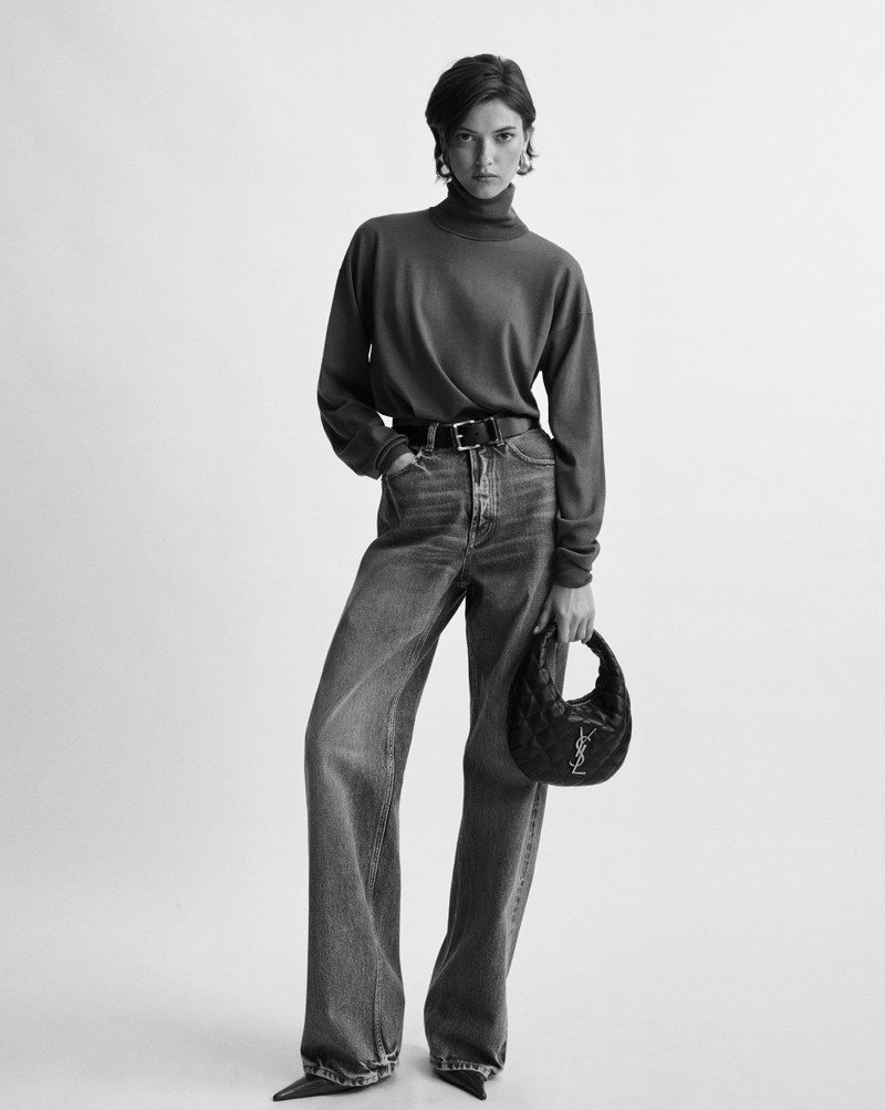 SAINT LAURENT ICARINO IN QUILTED NAPPA outlook