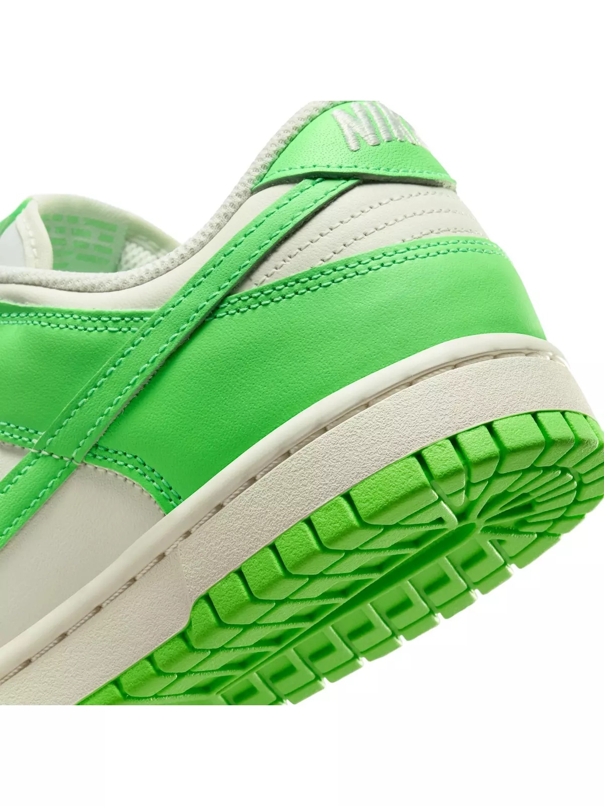 Dunk Low "Sail/Green Strike" Women's Shoe - 7