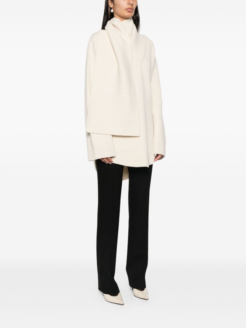 attached-scarf sweater - 3