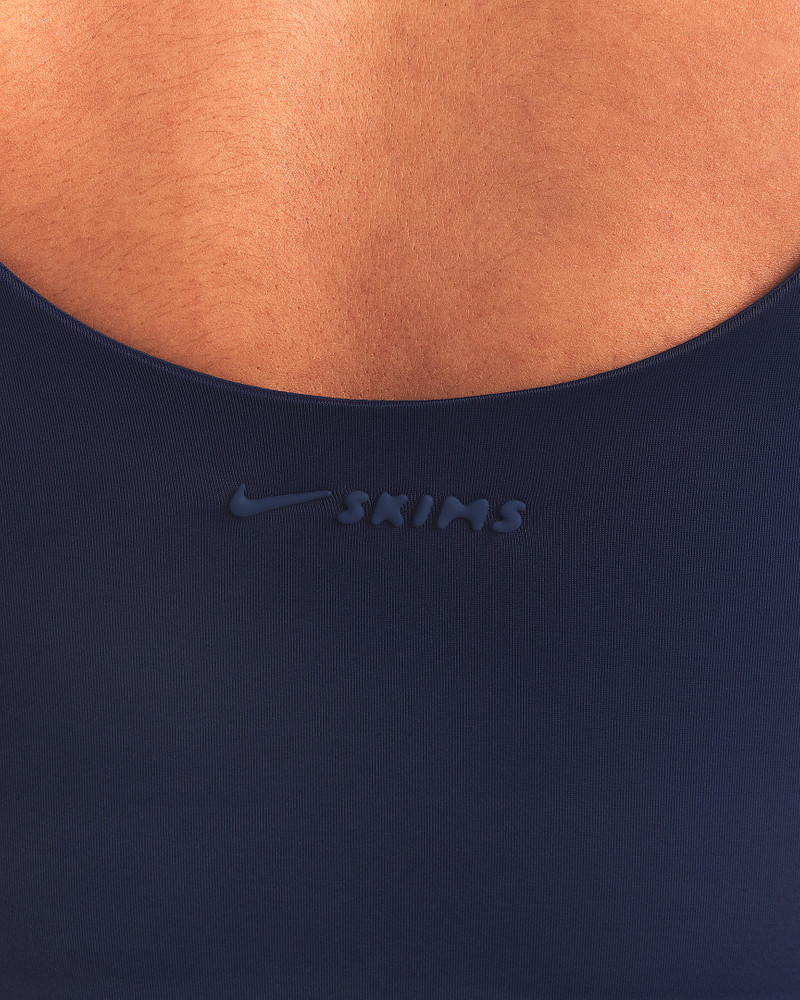 NikeSKIMS Shine Women's Scoop-Neck Bra Top 3