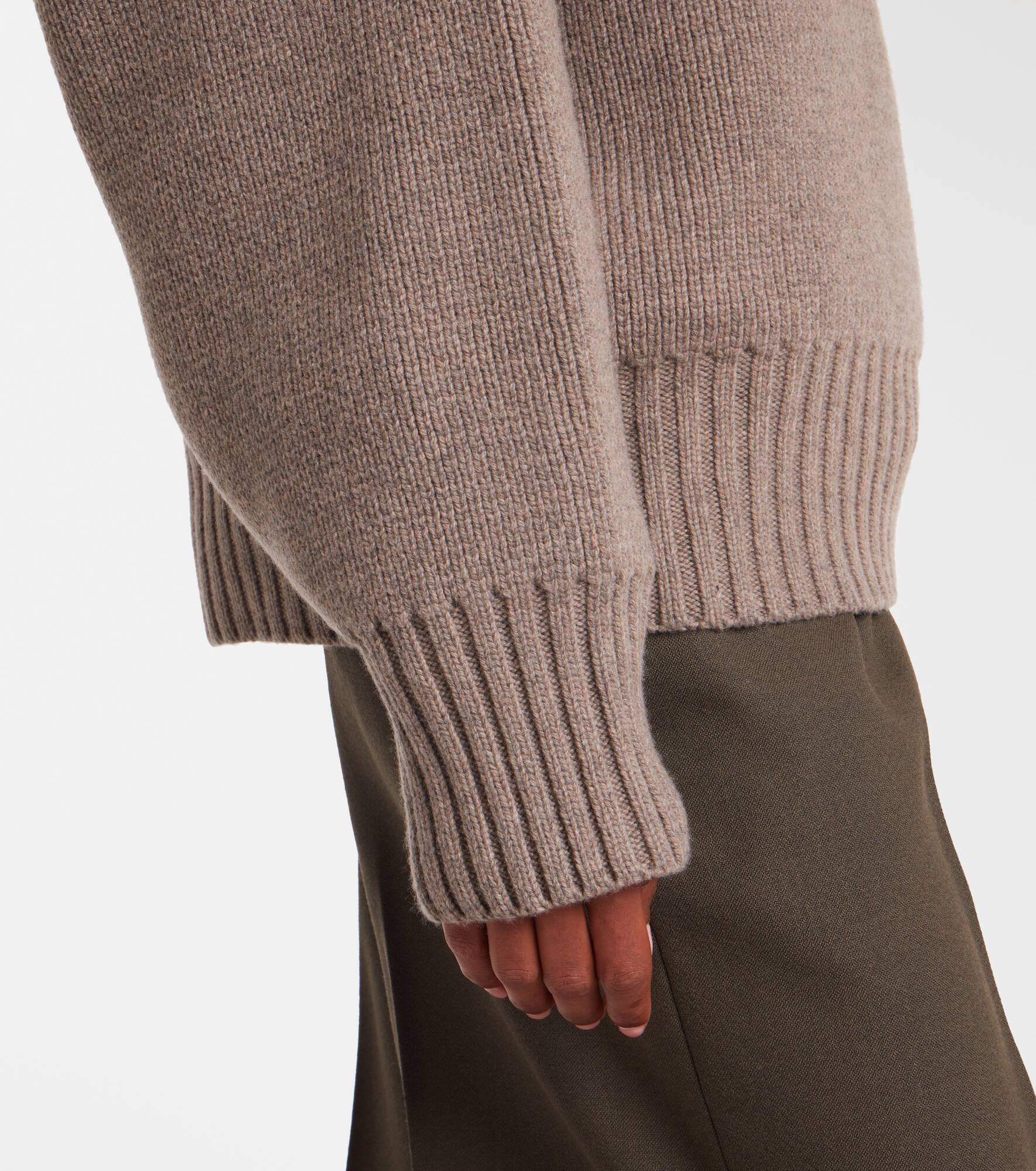Wool turtleneck sweater - 5