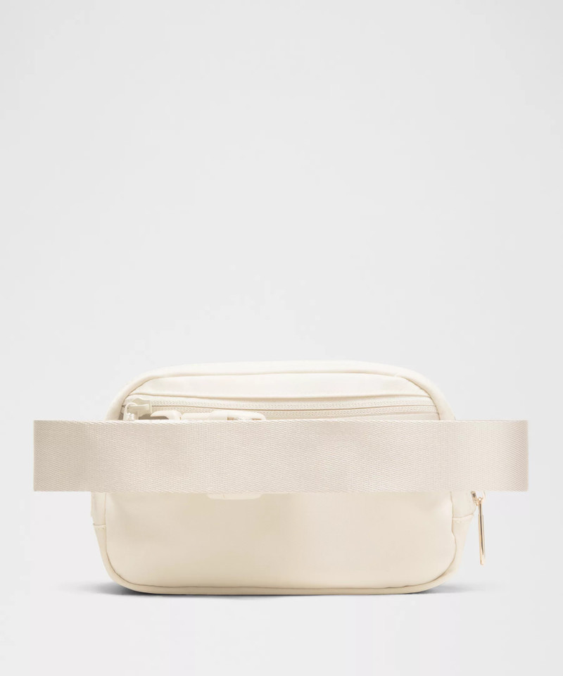 Everywhere Belt Bag 1L 3
