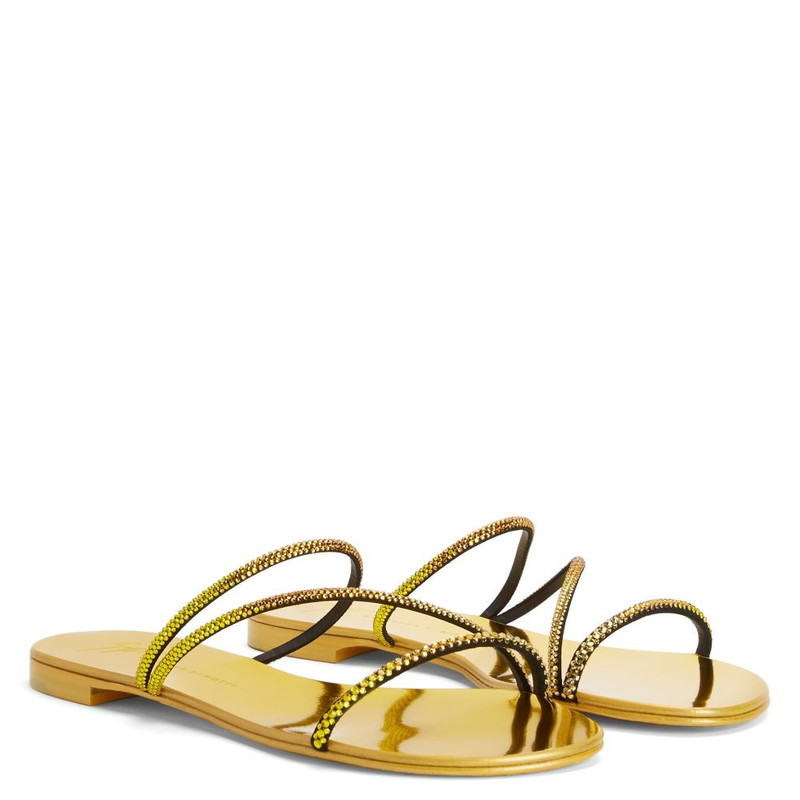 Julianne Flat 3