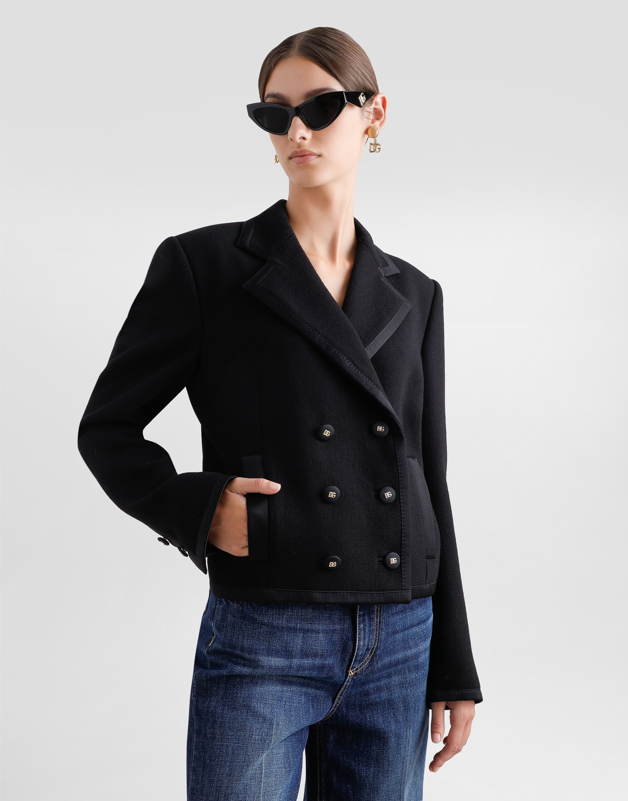 ジャケット Dolce&Gabbana SHORT DOUBLE-BREASTED WOOL CREPE JACKET Short double-breasted wool crepe jacket in Black for Women