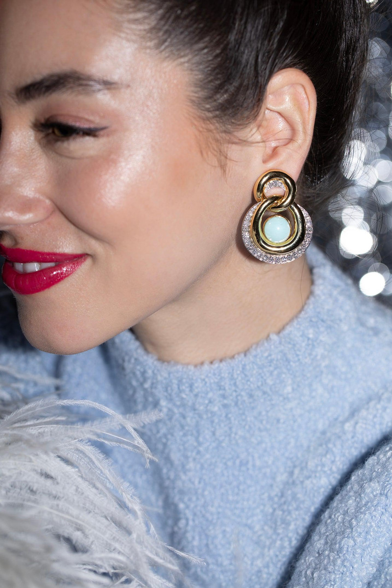 DAVID WEBB Turquoise Oyster Earrings outlook