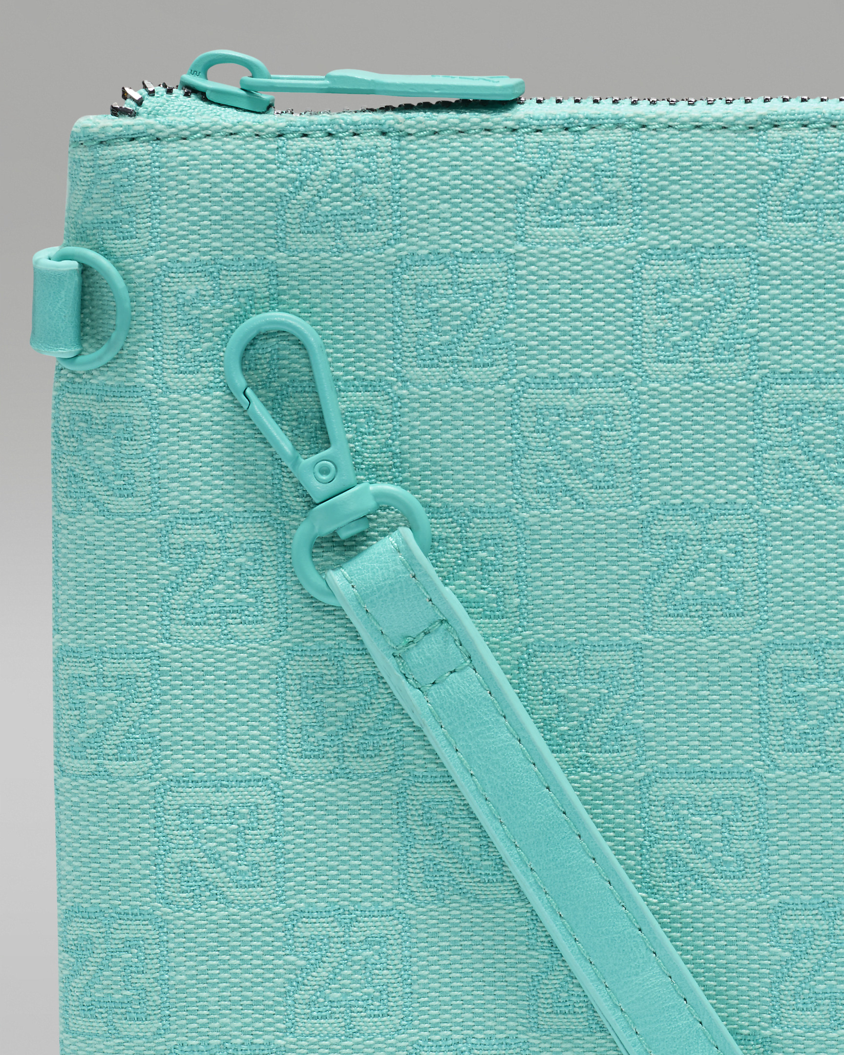 Jordan Monogram Pouch (0.69L) - 5