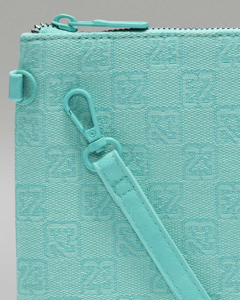 Jordan Monogram Pouch (0.69L) 5