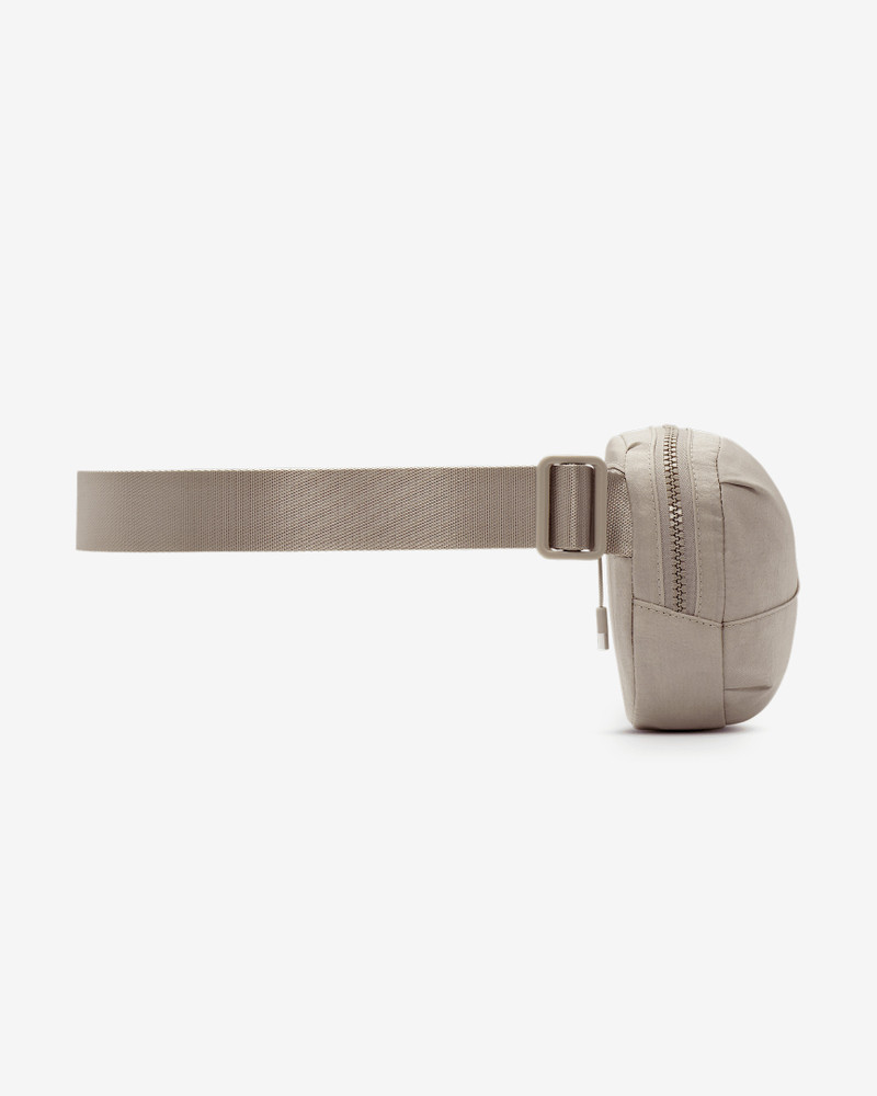 Nike Nike Aura Crossbody Bag (2L) outlook