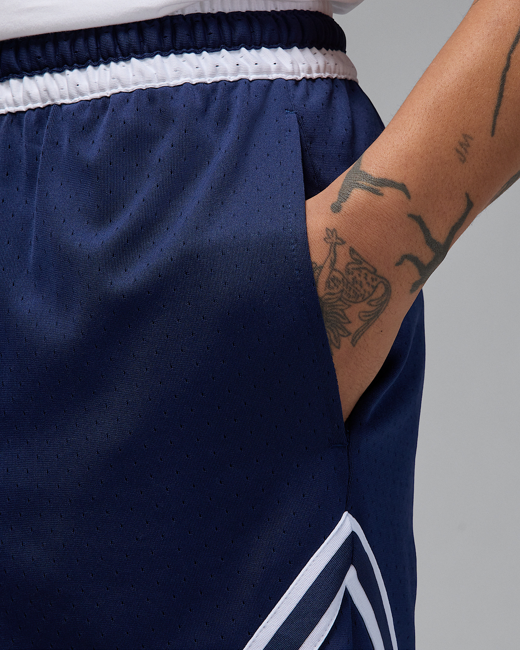 Jordan Sport Men's Dri-FIT Mesh Diamond Shorts - 5