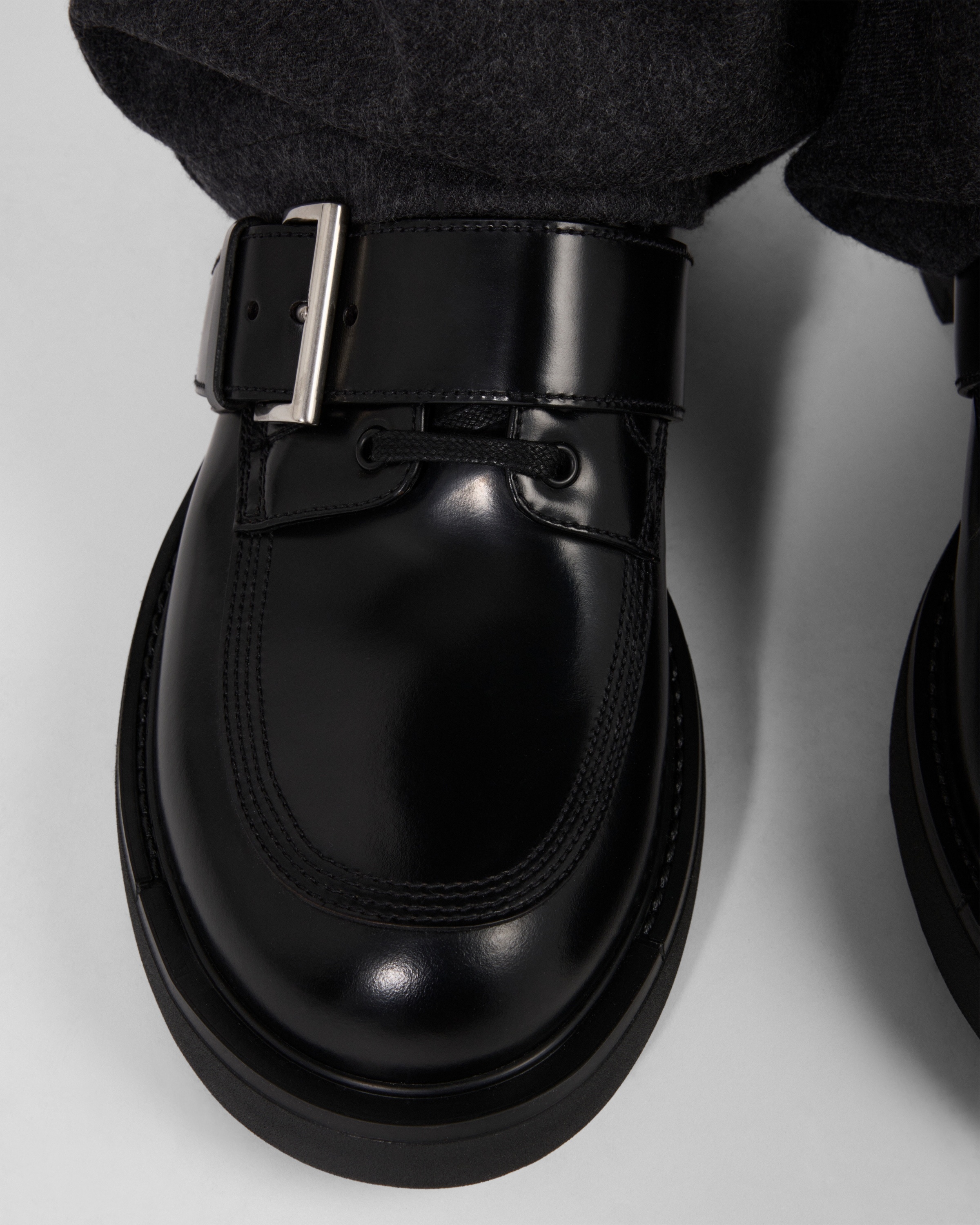 Brushed leather derby shoes with buckle - 3
