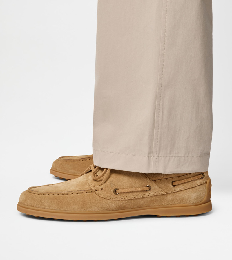 Tod's BOAT SHOES IN SUEDE - BROWN outlook