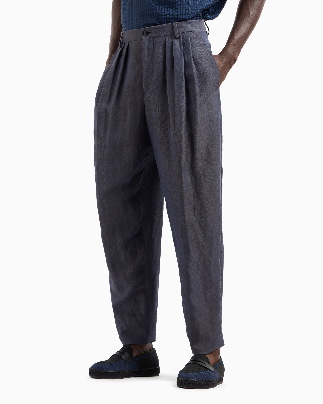 LINEN AND VISCOSE TWILL TWO-PLEAT TROUSERS - 4