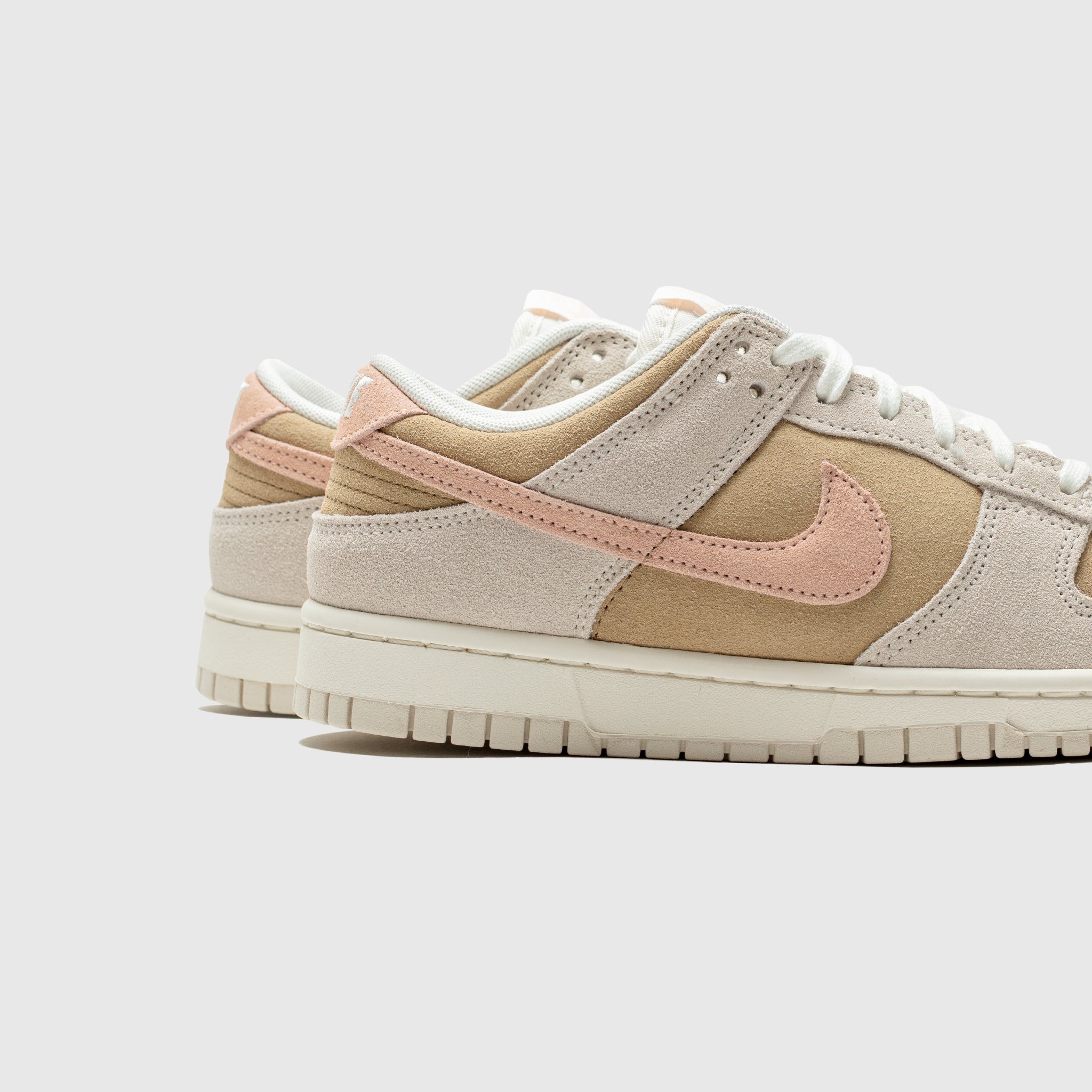 WMNS DUNK LOW "WASHED CORAL" - 5