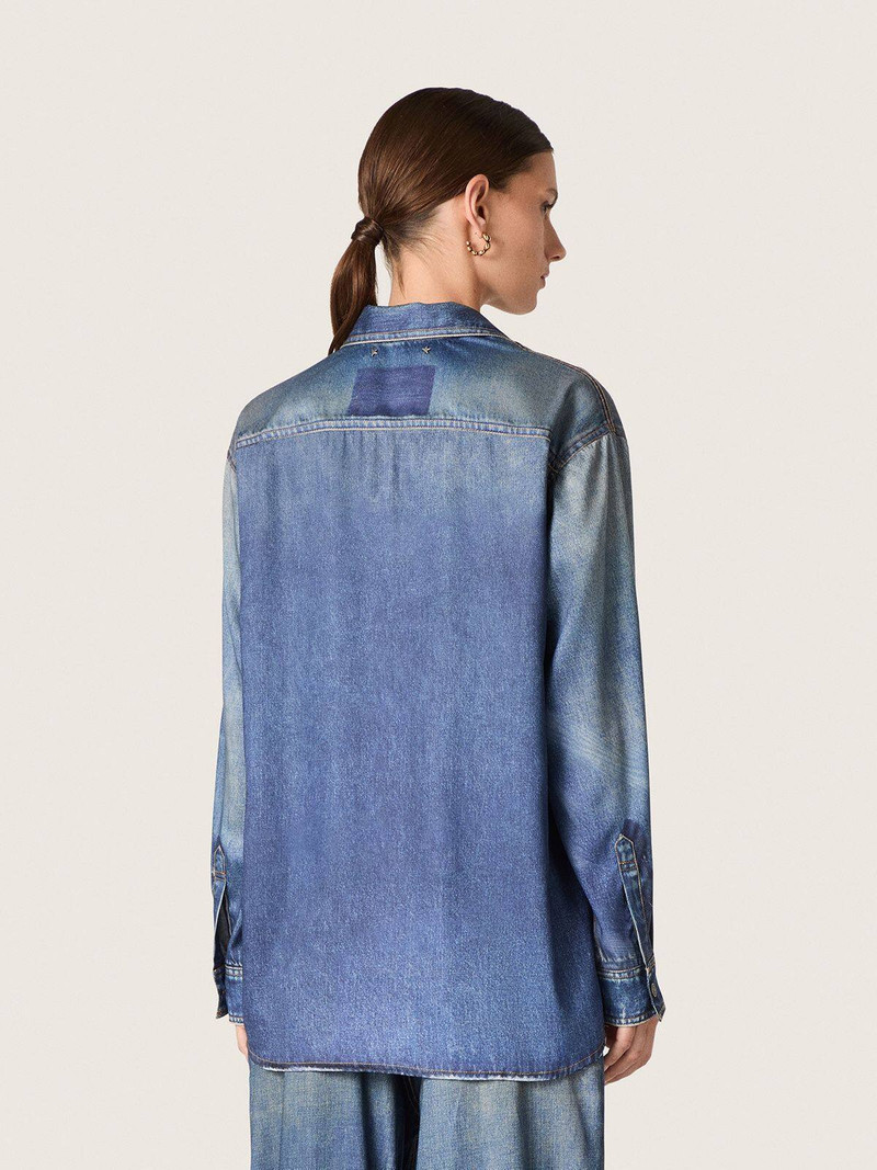 Women's oversized shirt with a lived-in denim effect 6