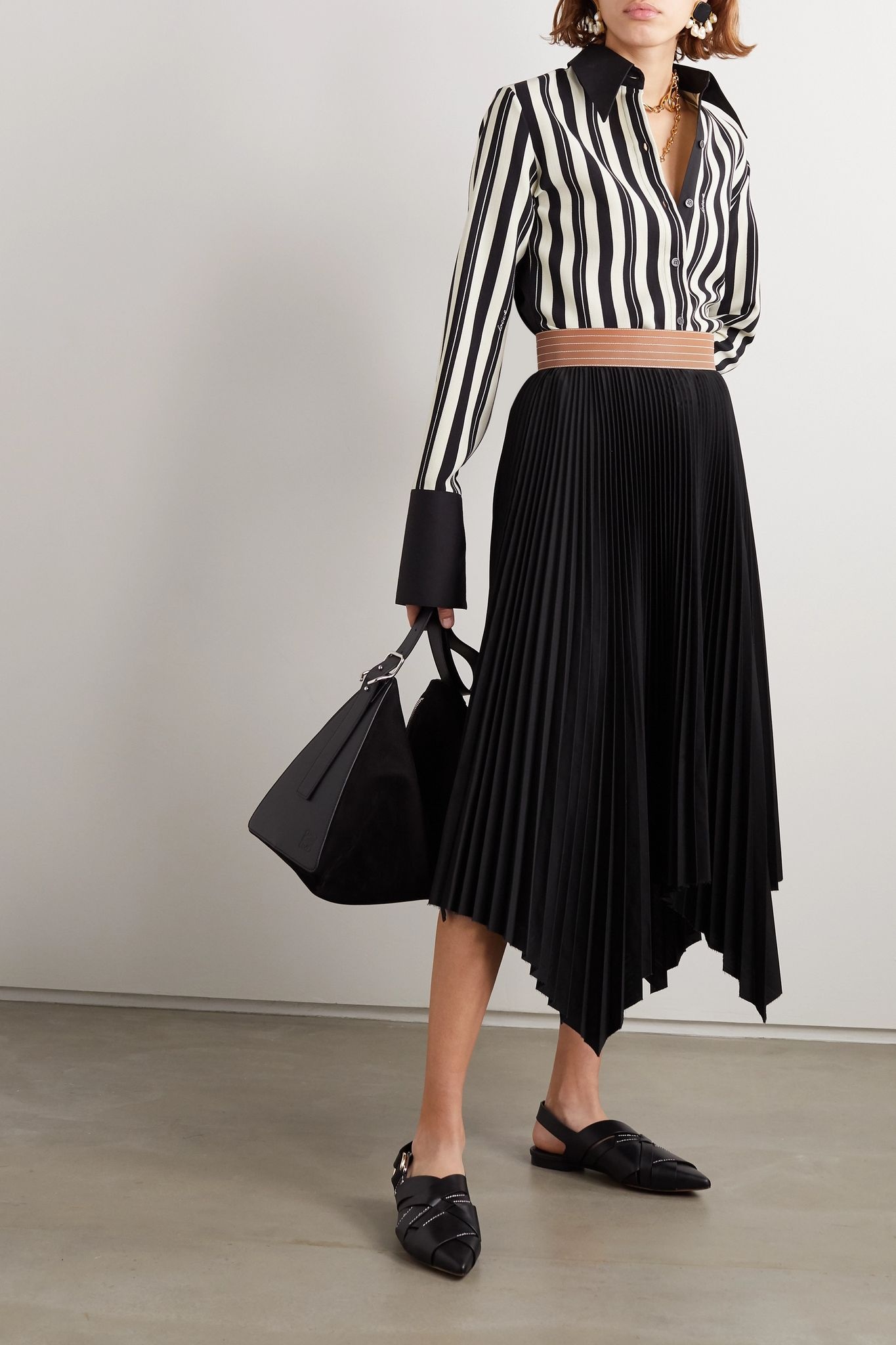 Leather-trimmed asymmetric pleated crepe midi skirt - 2