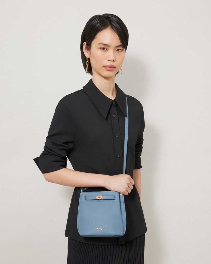 Mulberry Mini Islington Bucket
Brighton Blue Small Classic Grain outlook